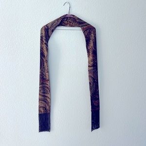 Women's fringed scarf